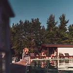 Dakota Forest Retreat Villa