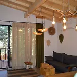 Villa Dakota Forest Retreat