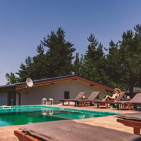 Dakota Forest Retreat Villa *