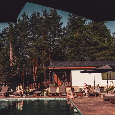 Dakota Forest Retreat Villa *