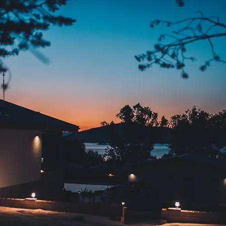 Dakota Forest Retreat Tsigov Chark